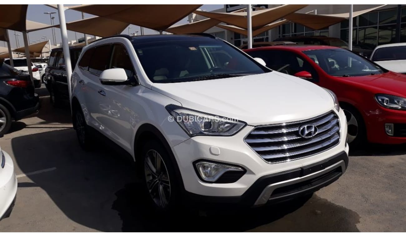 Hyundai Santa Fe 2014 Model Grand santafe V6 3.3 ltr full options Gulf specs panorama navigation camera leather seat