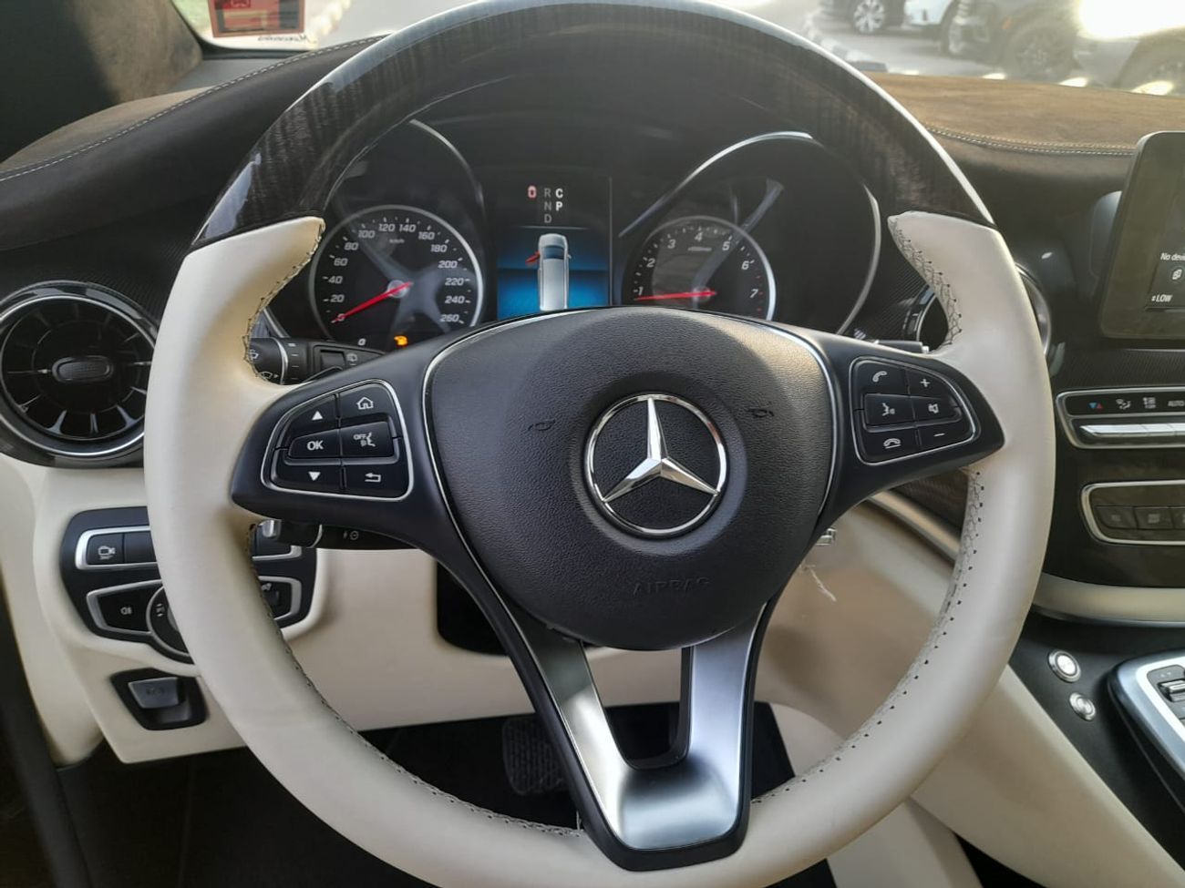 Mercedes-Benz V 250 Vip interior original car low kms personal use from new