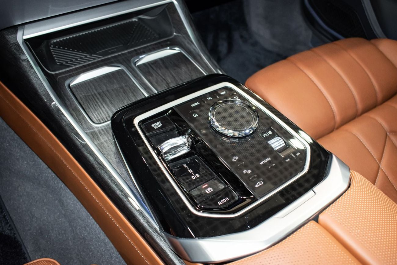 بي أم دبليو i7 i7 xDrive60 Masterclass M Sport Package