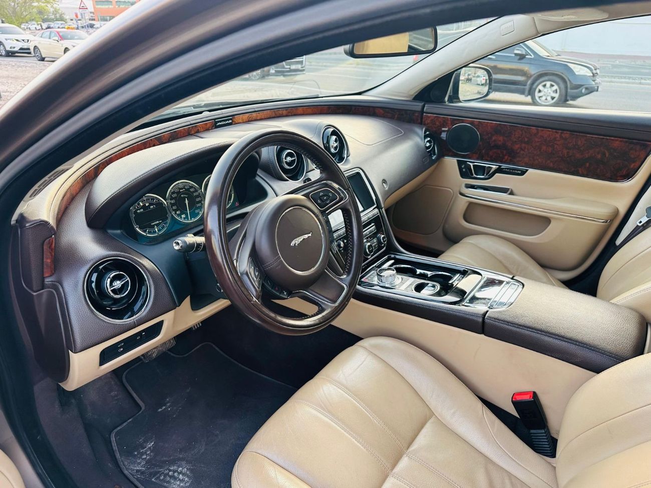 Jaguar XJ AED 980 PM | JAGUAR XJL  LUXURY | FULL AGENCY MAINTAINED | GCC SPECS | FIRST OWNER