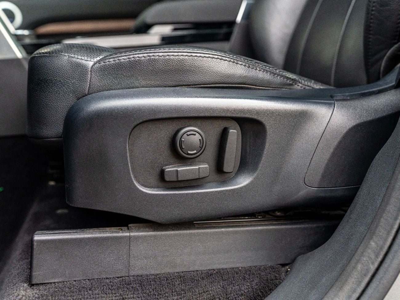 لاند روفر دسكفري HSE 2.0L 4WD