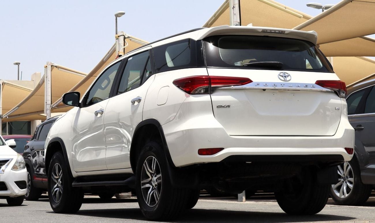 Toyota Fortuner GXR ACCIDENTS FREE - GCC- V6 - GXR - ORIGINAL PAINT - PERFECT CONDITION INSIDE OUT