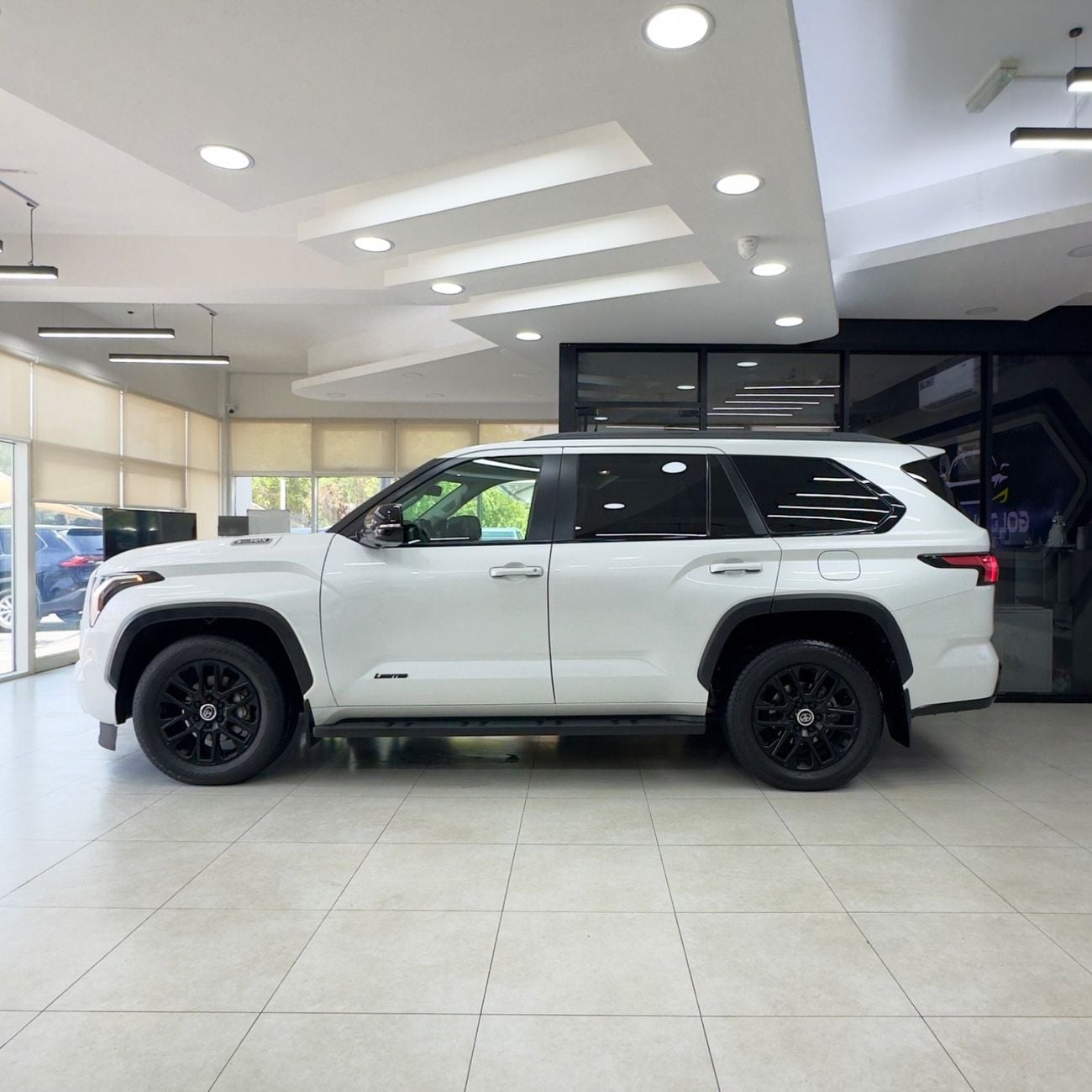 Toyota Sequoia HYBRID (NON GCC) 3.5L hybrid