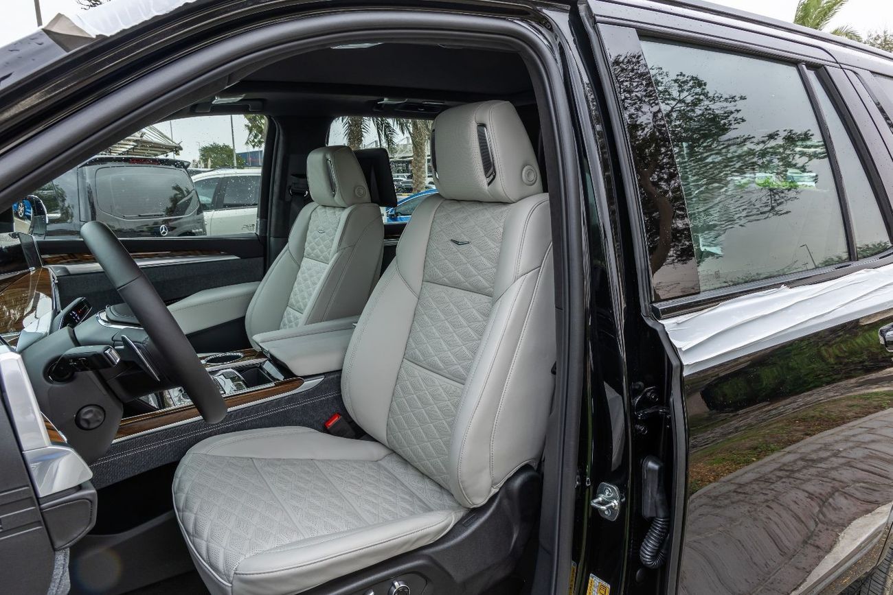 كاديلاك إسكالاد Sport Platinum 6.2L AWD Cadillac Escalade Sport Platinum - 2025 Brand New (Export)