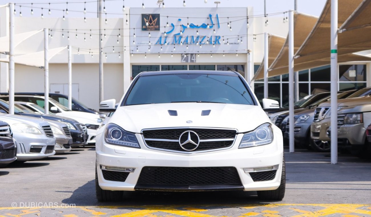 Mercedes-Benz C 63 AMG عربي