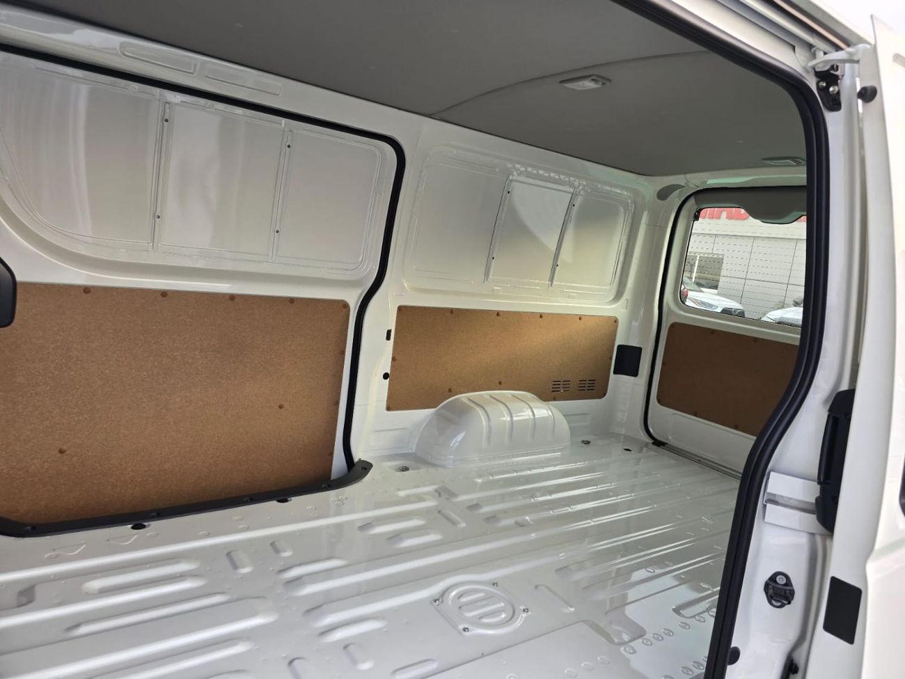 تويوتا هاياس Van 2.8L (174 HP) M/T