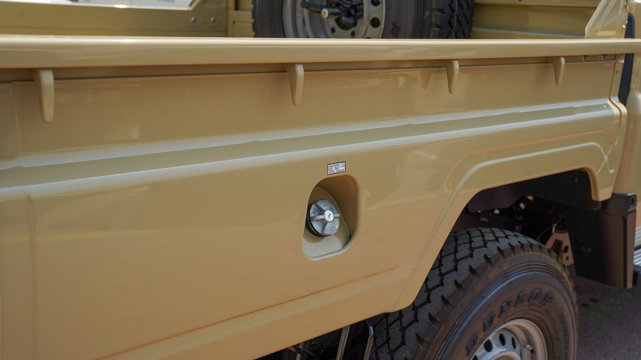 Toyota Land Cruiser Pick Up TOYOTA Land Cruiser 79 4.0 DC – Basic + Diff Lock