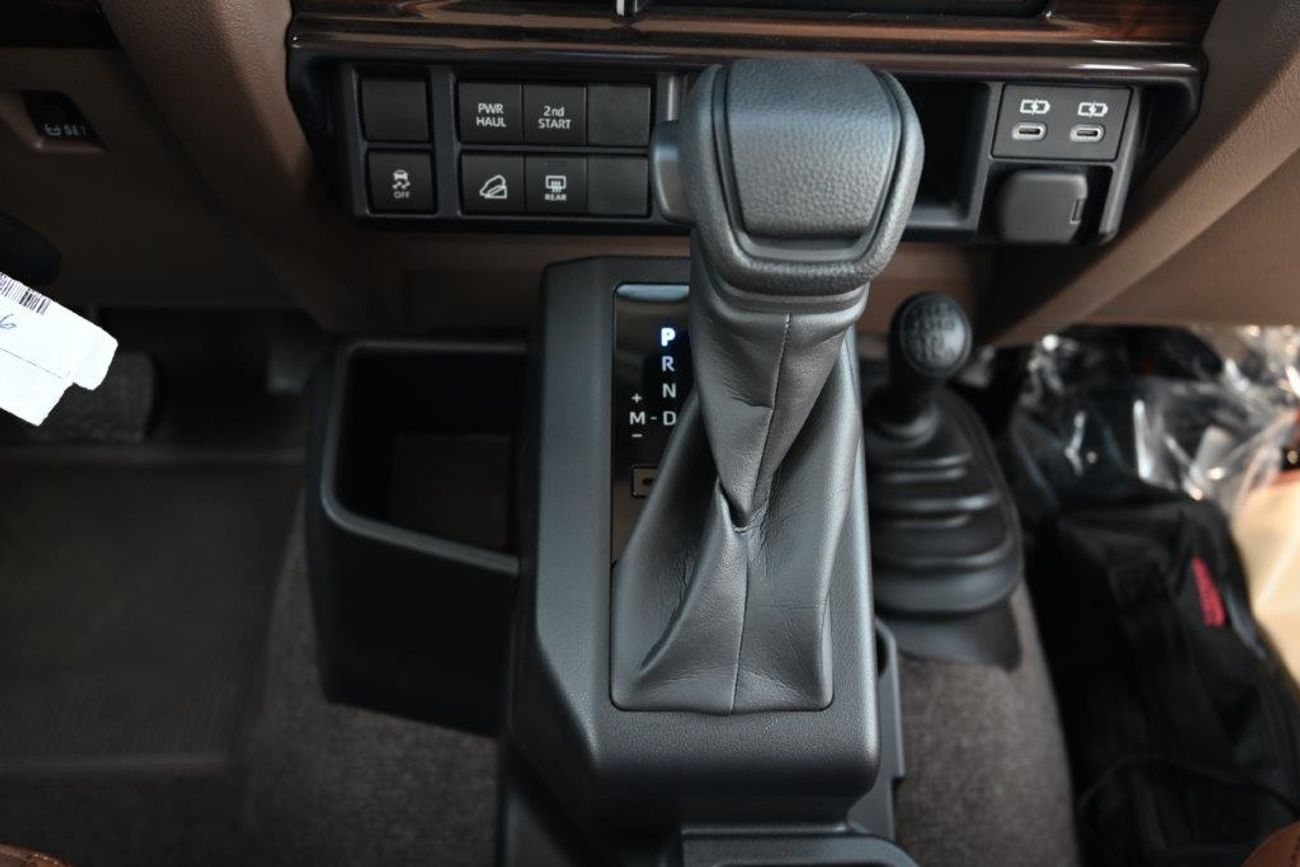 تويوتا لاند كروزر 70 2024 Model Toyota Land Cruiser Hard Top Super Deluxe 2.8L Diesel 5 Seater Automatic -Euro 5