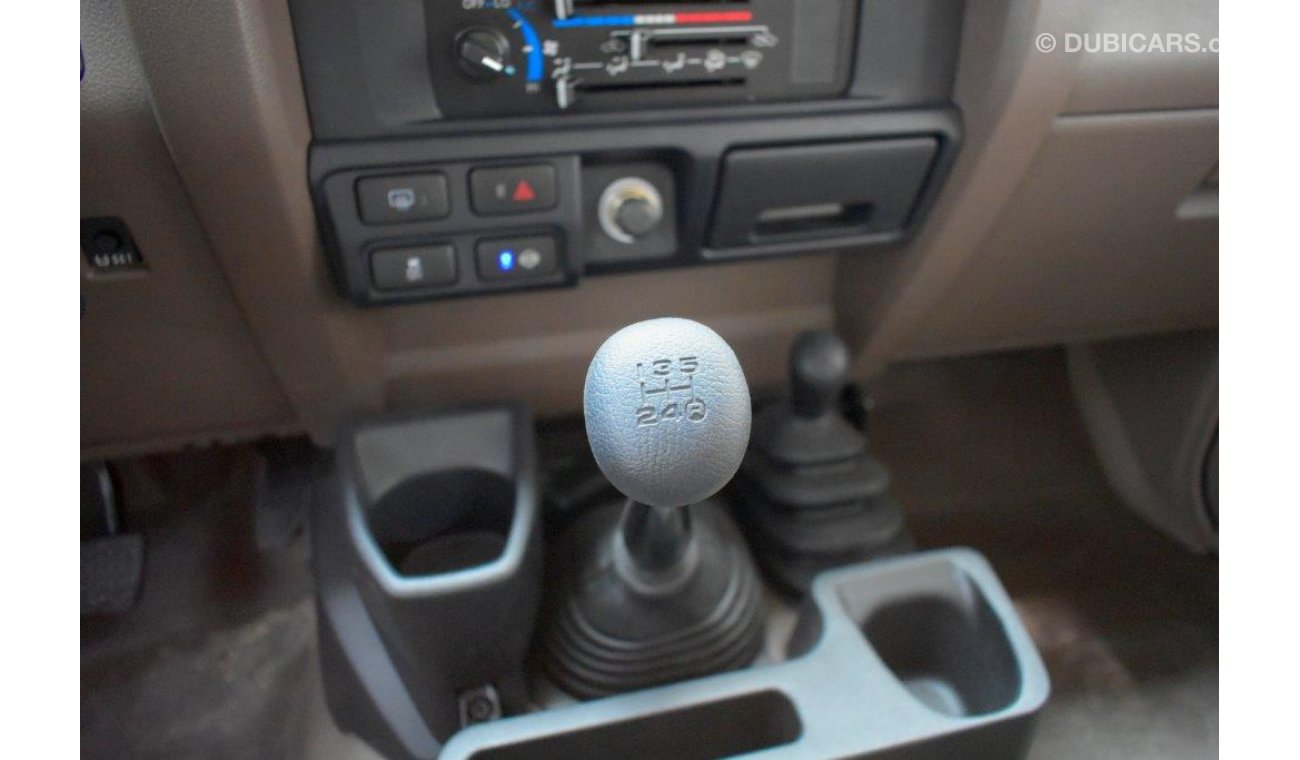 Toyota Land Cruiser Hardtop V6 4.0L Manual - Sahara Edition