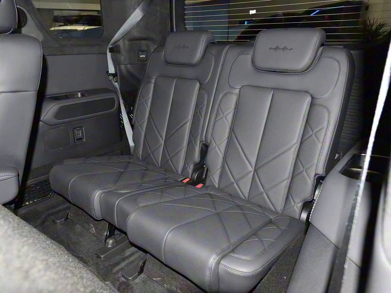 BYD Leopard 8 Smart and Brave Flagship Edition (6 Seats) 21-inch Rims with Tow Hook | 2025 | Coming Soon