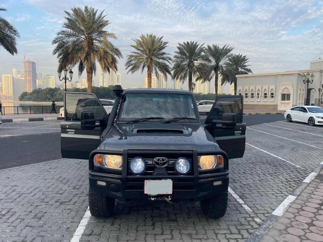 تويوتا لاند كروزر بيك آب Diesel 4.5 Liter Right Hand Drive 4 Doors Manual Gear