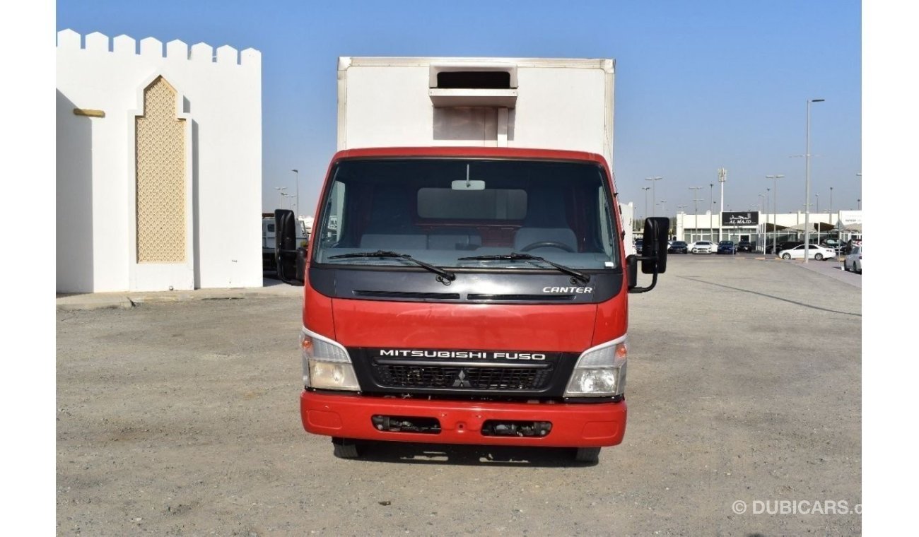 ميتسوبيشي كانتر 2016 | MITSUBISHI CANTER 4.2 TON TRUCK | RED-DOT CHILLER | 16-FEET | GCC | VERY WELL-MAINTAINED | SP