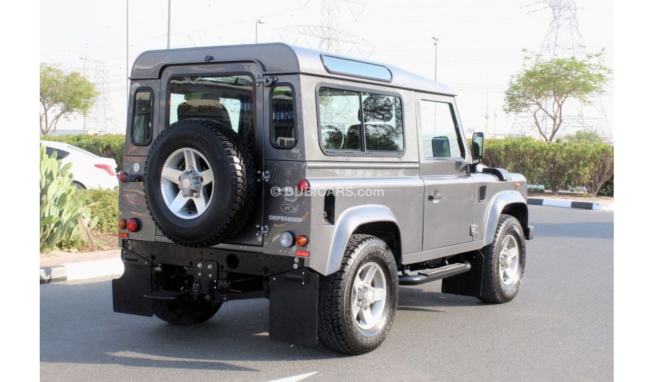 Land Rover Defender LAND ROVER DEFENDER 90 2014 GCC LOW MILEAGE IN MINT CONDITION