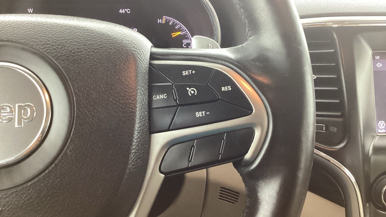 Jeep Grand Cherokee LAREDO | Guaranteed Warranty | 0 Down Payment