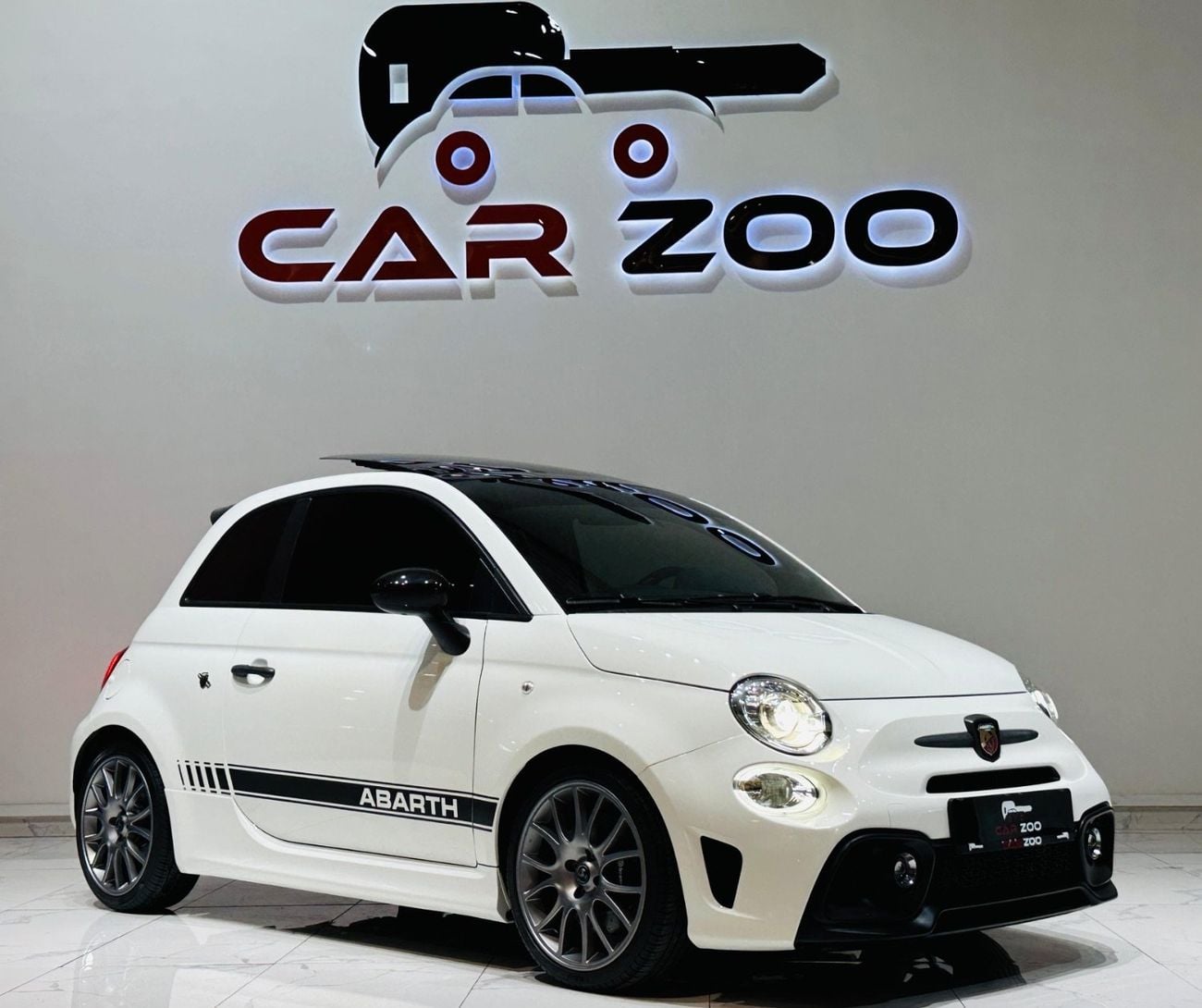 أبارث 695 Turismo