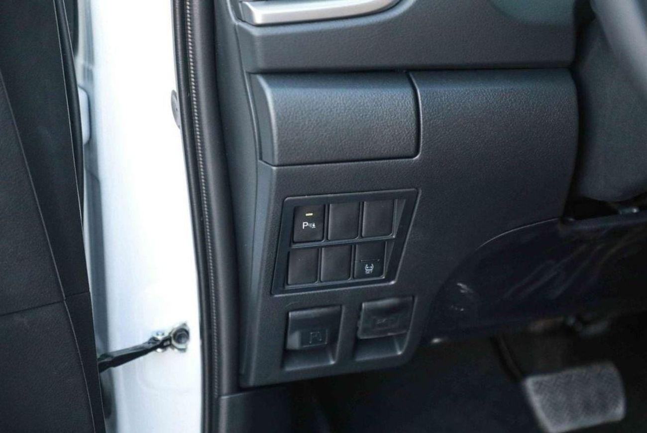 تويوتا فورتونر 2024 Toyota Fortuner GXR 4.0 - PLATINUM WHITE PEARL inside TAN | Export Only