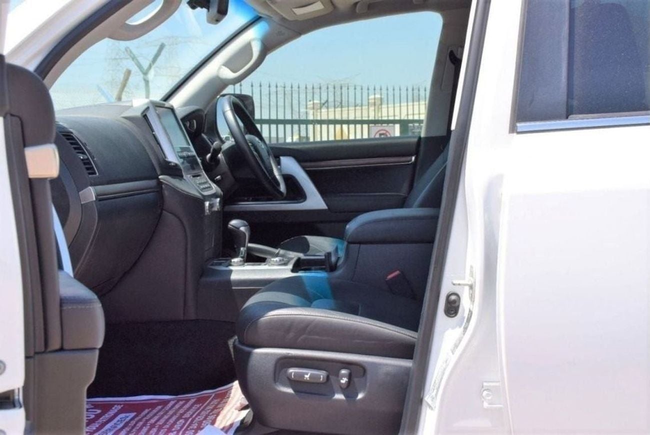 Toyota Land Cruiser GXR V8 Diesel 4.5L (Right Hand)
