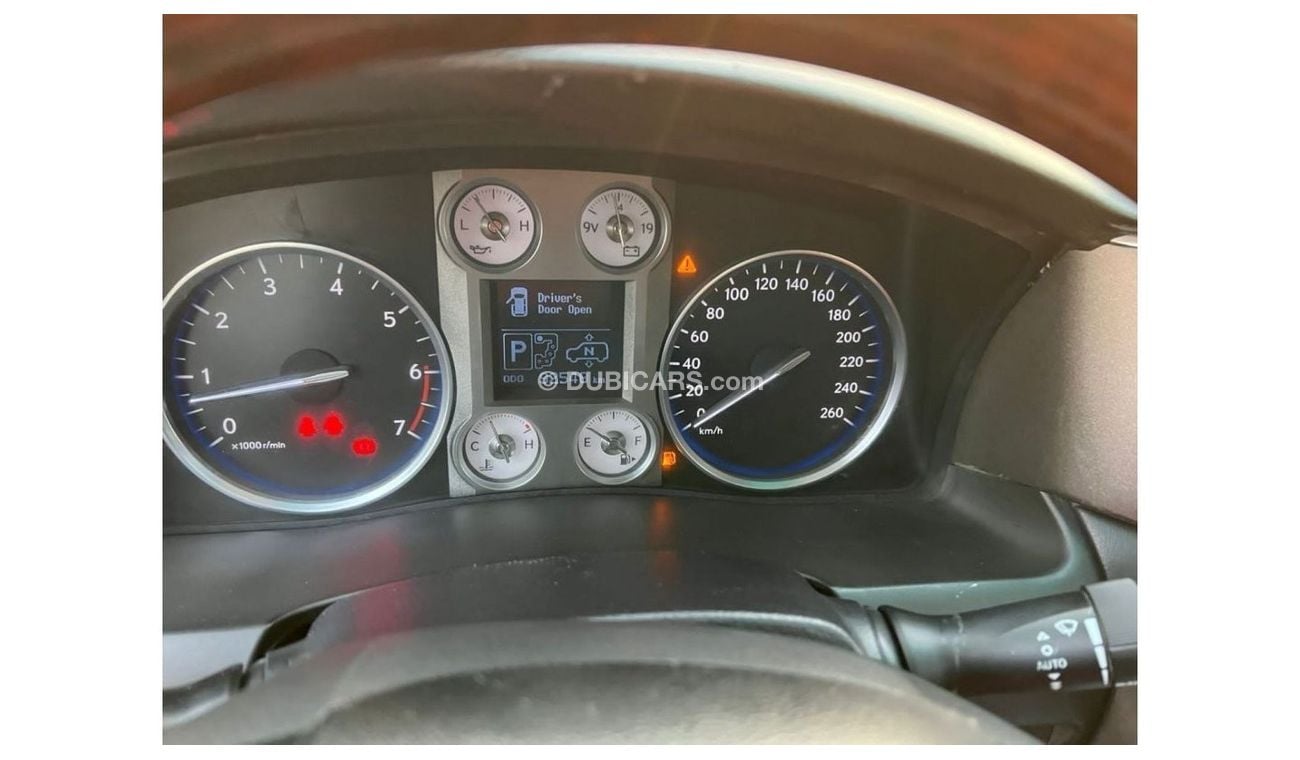 Lexus LX 570 *Offer*2011 Lexus LX570 5.7L V8 With 2021 Modifications GCC Specs No Accident / EXPORT ONLY
