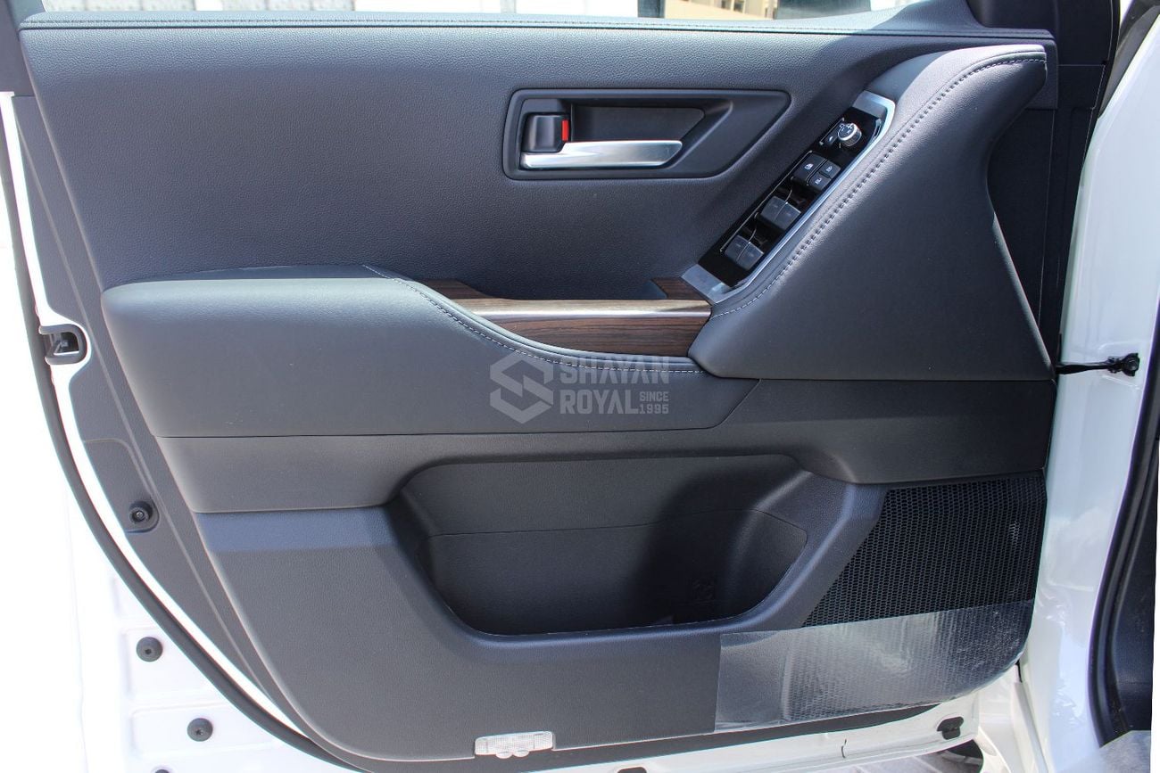 تويوتا لاند كروزر LC300 4.0L PETROL V6 GXR FULL WITH-RADAR AT 7S 2026MY
