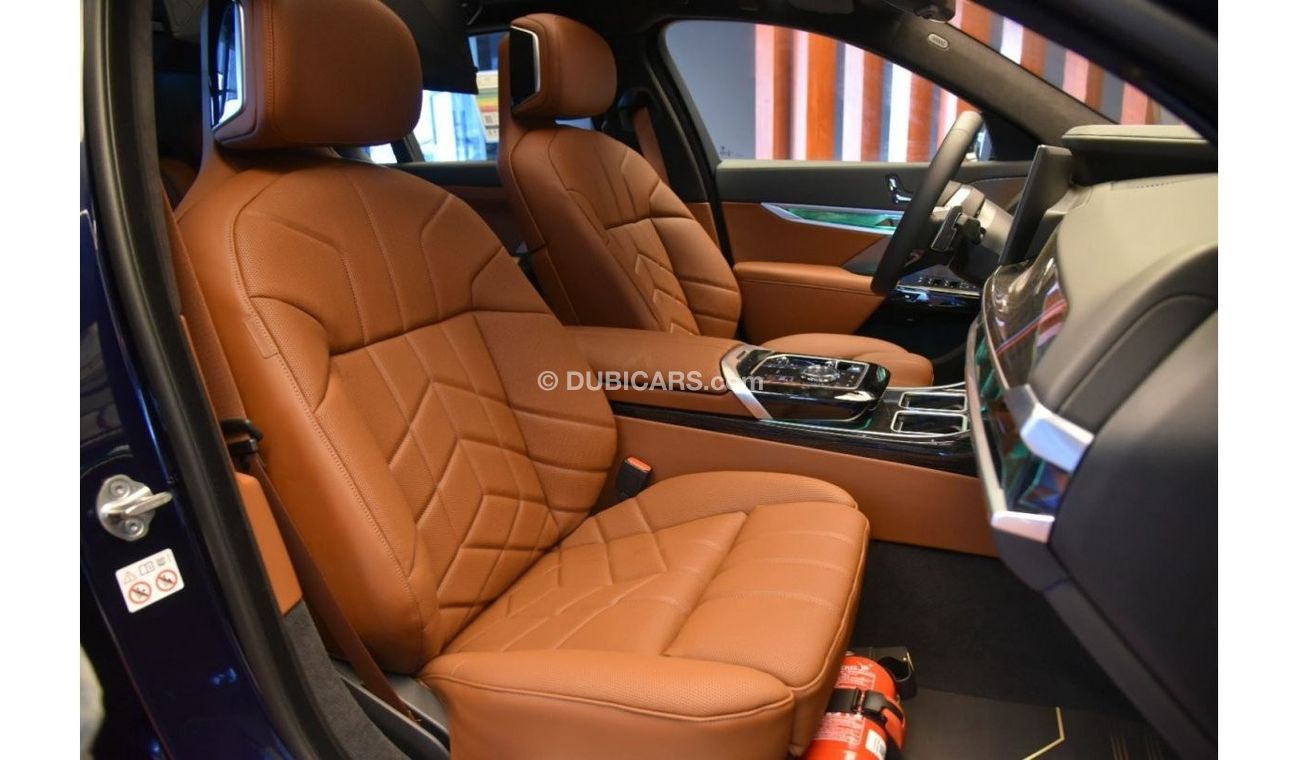 BMW 735 ✔ 735I M KIT ✔ 5 YEARS WARRANTY ✔ GCC Specs