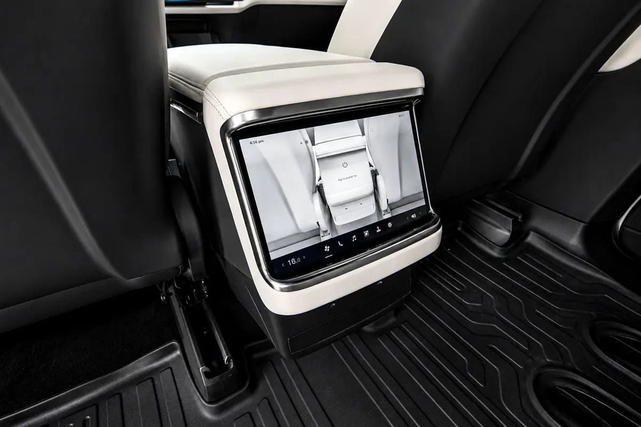 Tesla Model X LONG RANGE - GCC Specs - Pristine Condition