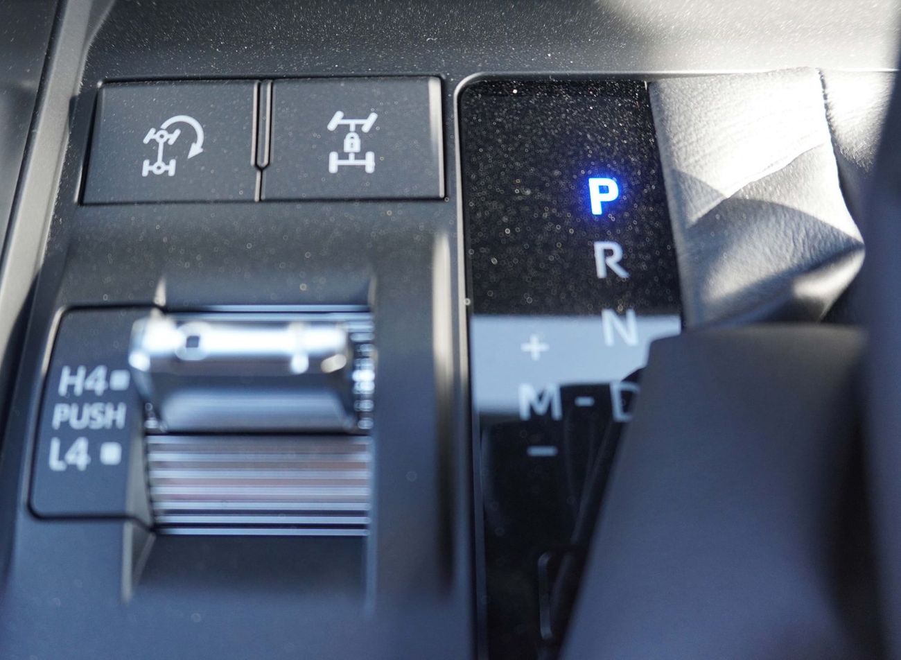 Toyota Land Cruiser VXR 3.3 TDSL A/T (SIDE STEP, HEAD-UP DISPLAY, 360 CAMERA)