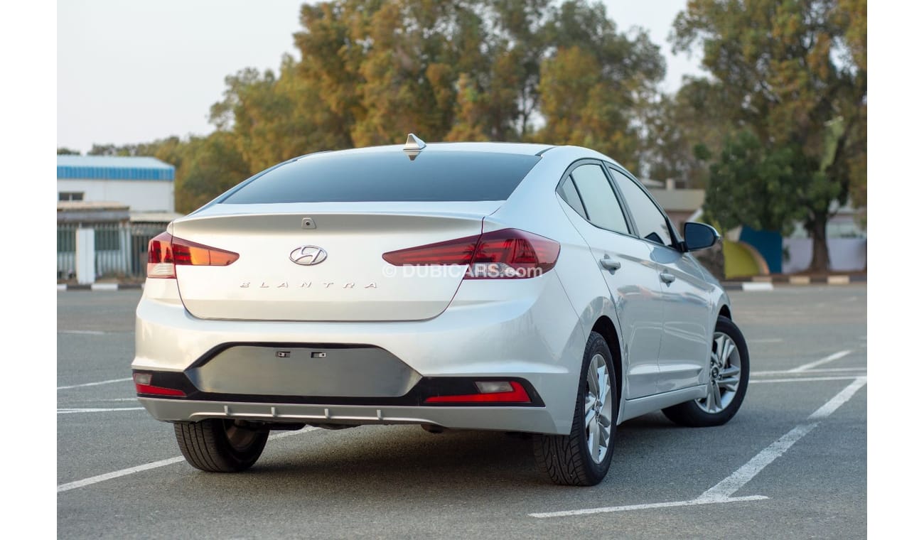 هيونداي إلانترا الفئة: هيونداي إلنترا   السنة : 2020  السعة: 2.0  اللون: فضي  الحالة: حالة ممتازة  نوع السيارة: سيدا