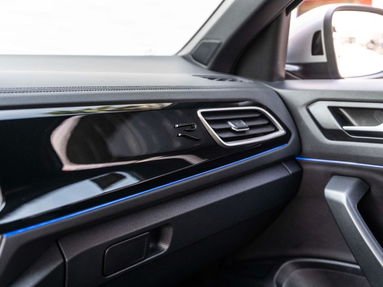 Volkswagen T-ROC STD R-line 1.4L