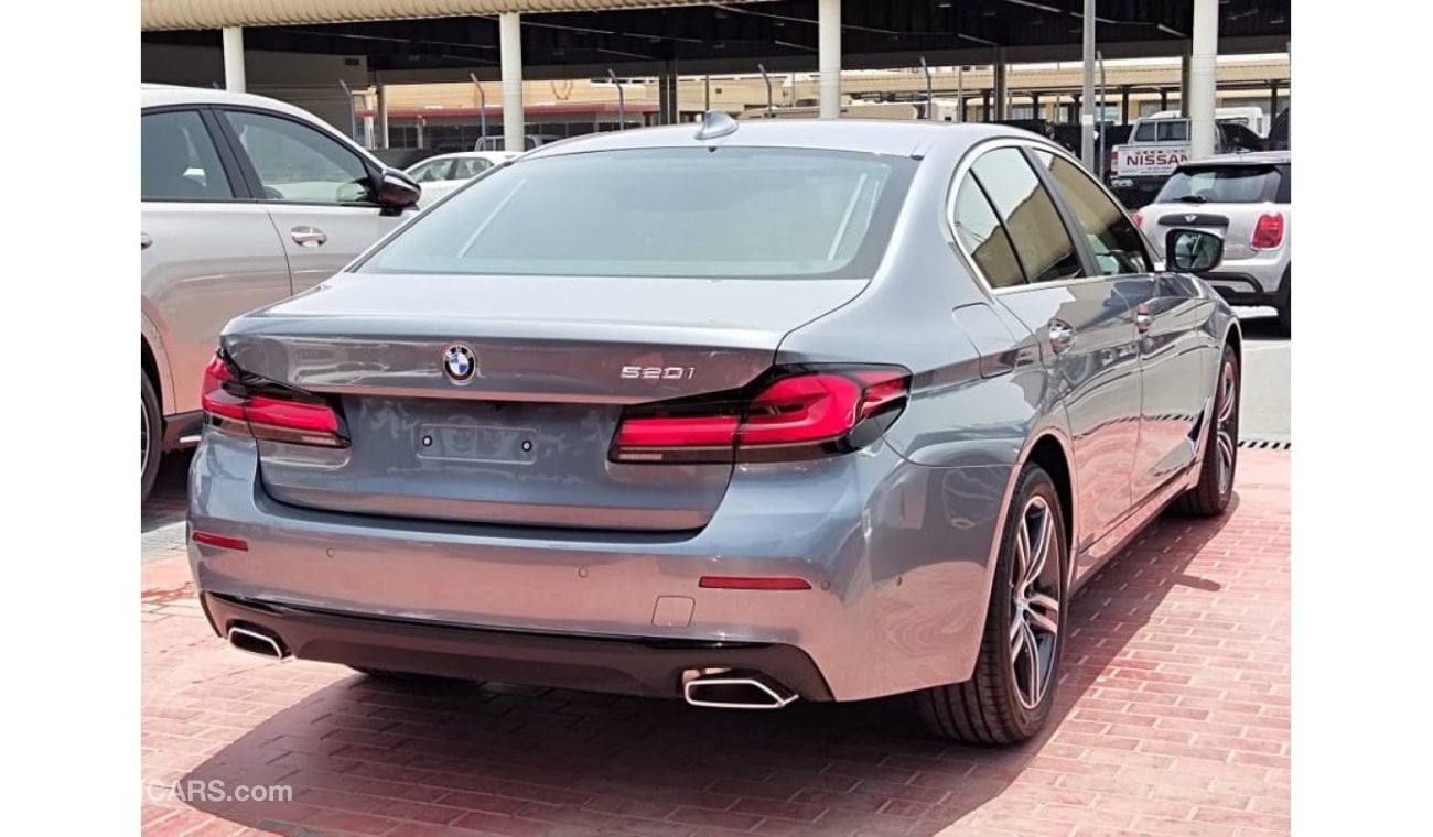 بي أم دبليو 520 i 5 years Warranty & Service 2022 GCC