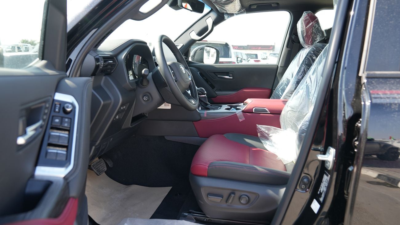 تويوتا لاند كروزر GR Sport