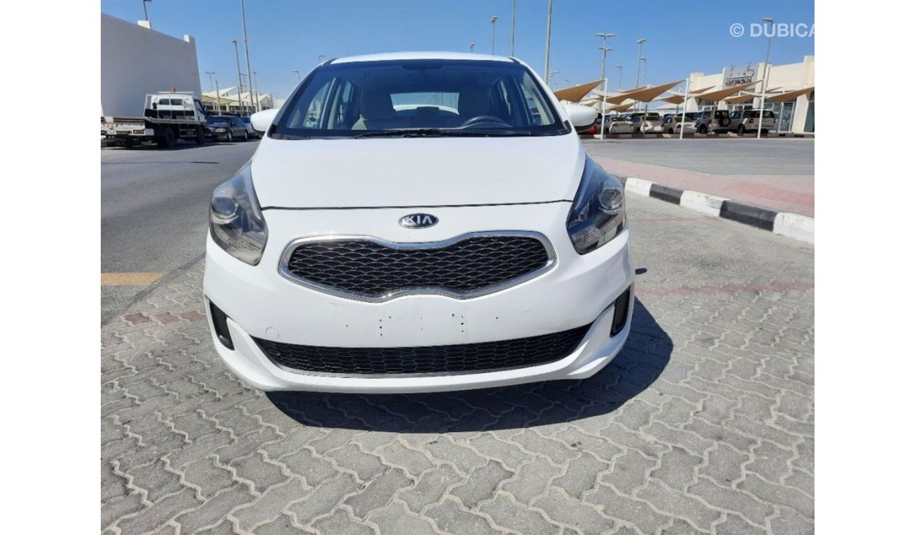 Kia Carens Kia Carens 2015 gcc very good car