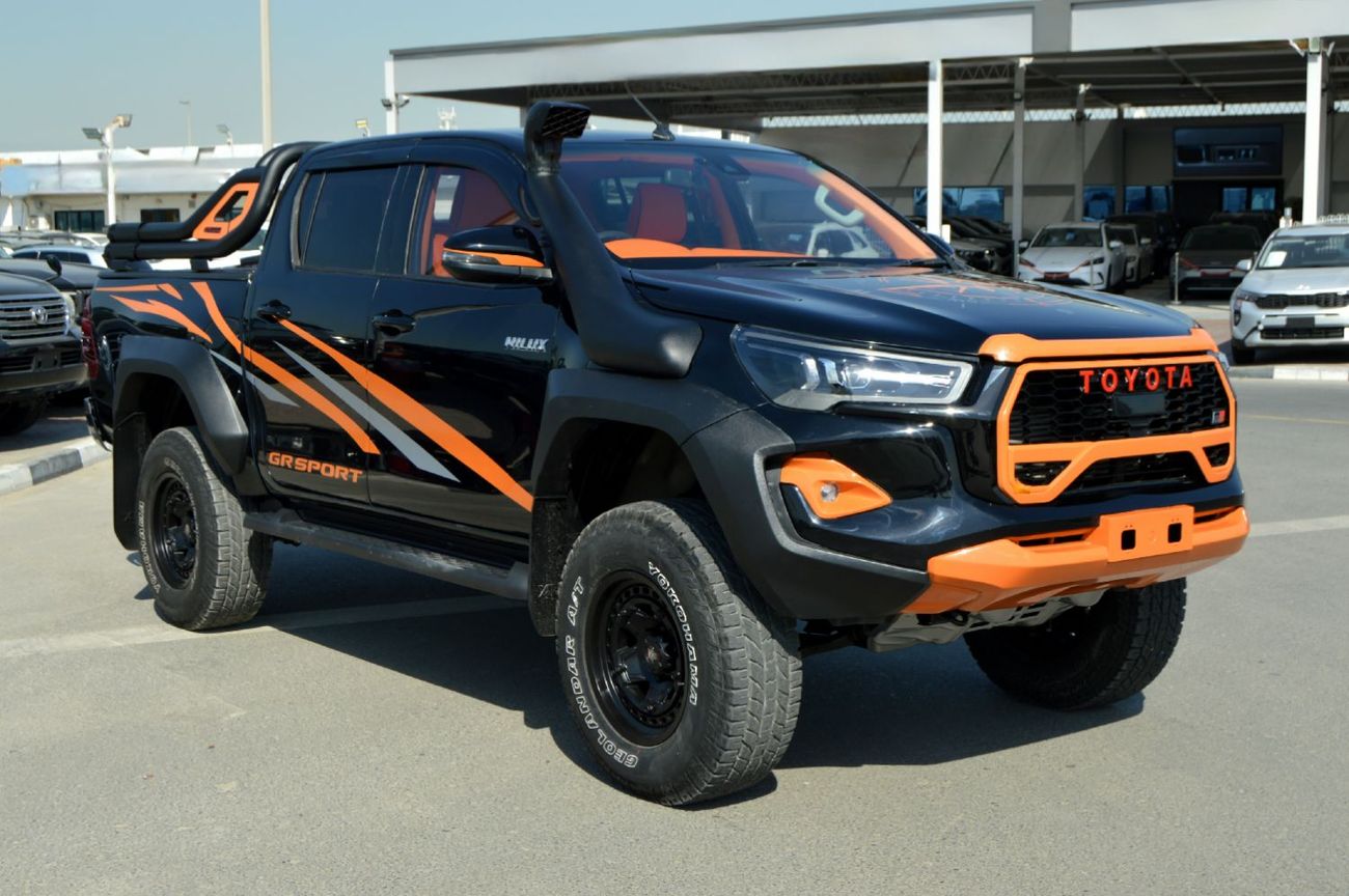 Toyota Hilux Double Cabin  Right Hand Drive  Year: *2025*  Rear view camera,  Engine: 2.8L/ V4