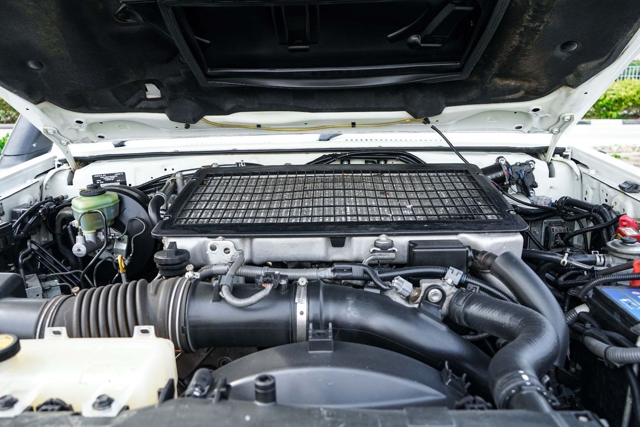 تويوتا لاند كروزر 70 The 2013 Toyota Land Cruiser Hardtop is a rugged, off-road focused SUV from the legendary 70 Series