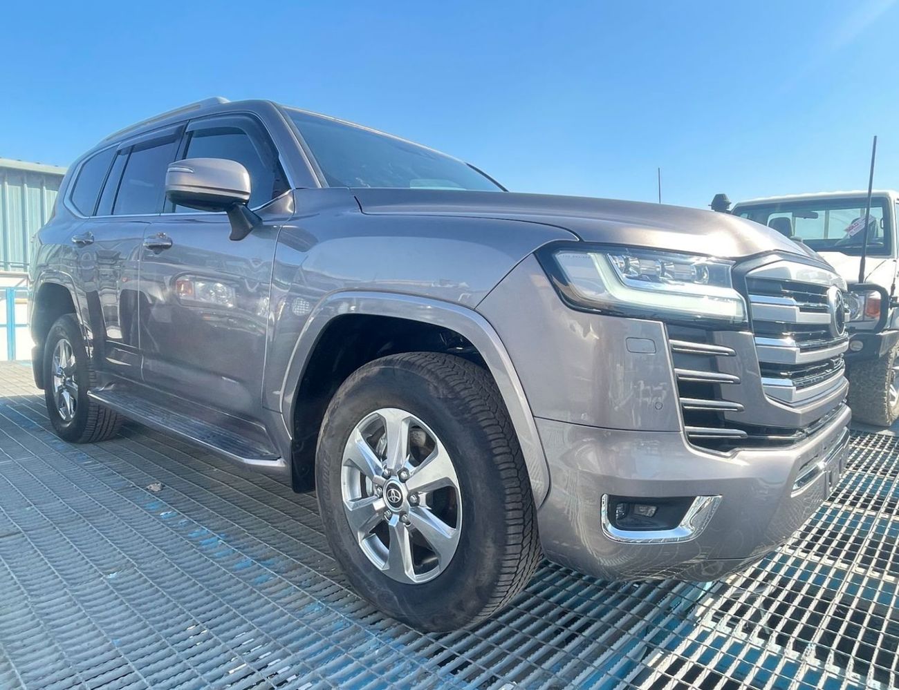 تويوتا لاند كروزر DIESEL 3,346 LITER ,RIGHT HAND DRIVE ONLY FOR EXPORT AVAILABLE