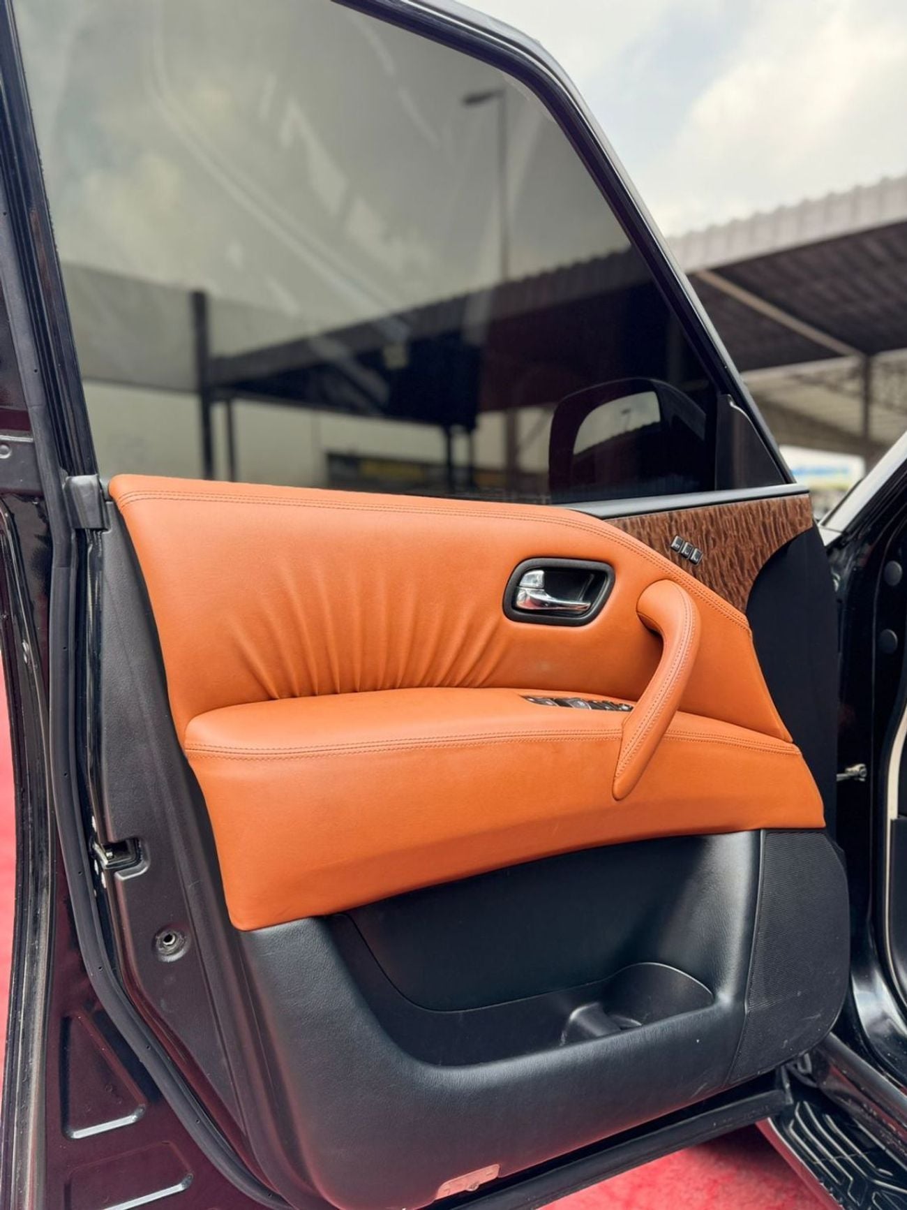 Nissan Patrol LE PLATINUM CITY 5.6L