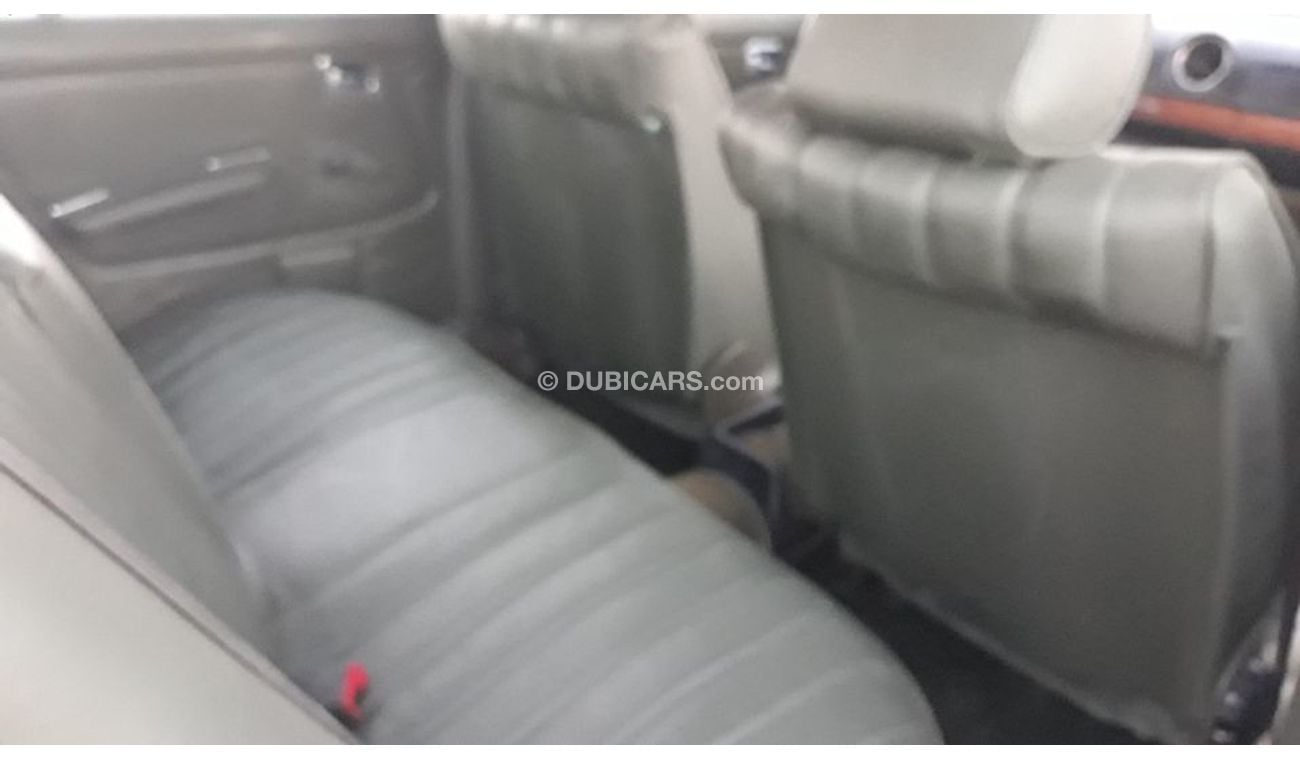 Mercedes-Benz 230 E 1984 Mercedes Full options with sunroof A.C. Manuel Gear