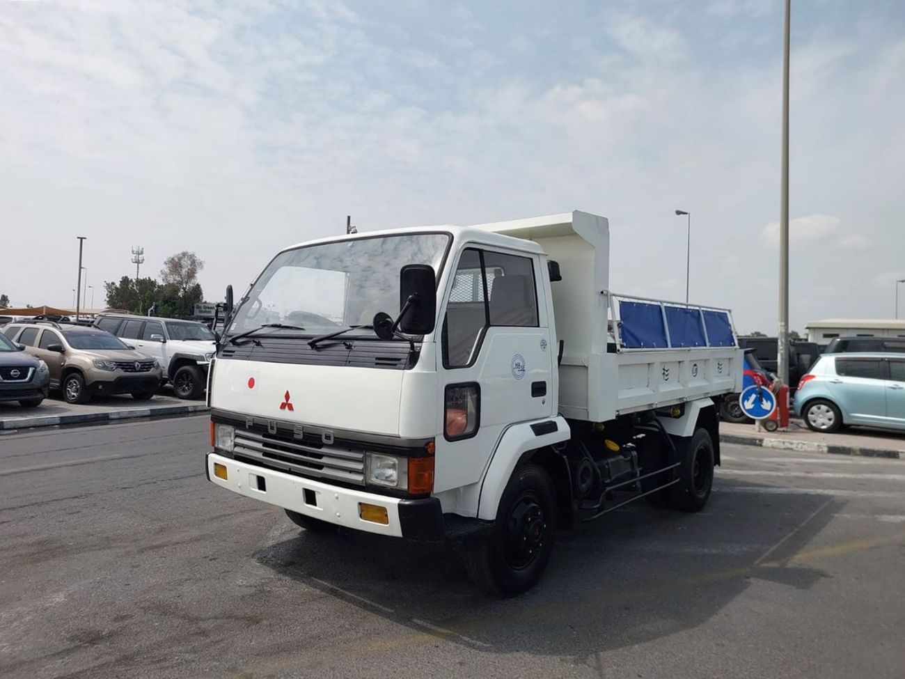 ميتسوبيشي فايتر (RAMADAN OFFER) MITSUBISHI FIGHTER TRUCK RHD 1989 MODEL 6.5 L DIESEL MANUAL(PM30989)