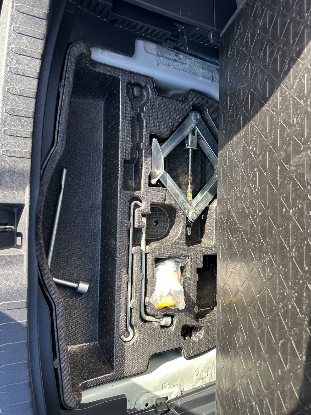 تويوتا راف ٤ Japan Toyota RAV4 360 camera,leather seats,premium rim full option