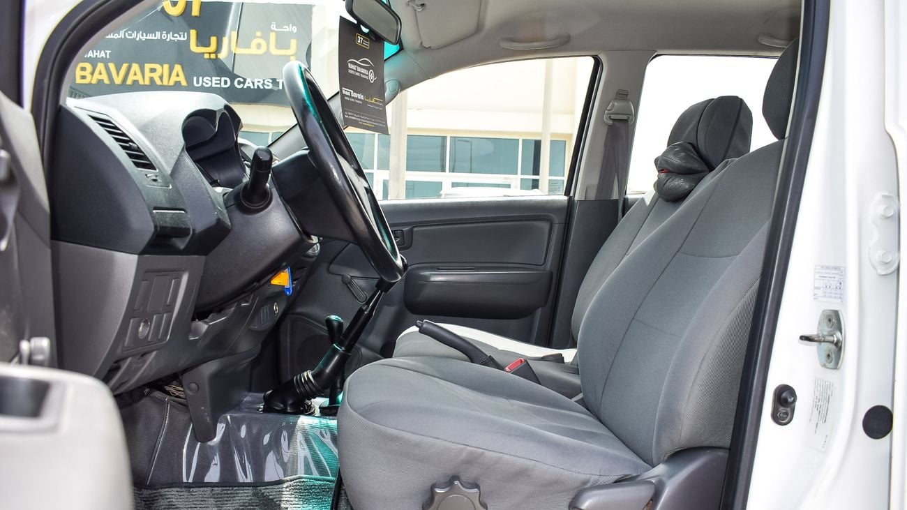 تويوتا هيلوكس GL 4X4, Manual Gear, Petrol, Accident and paint free