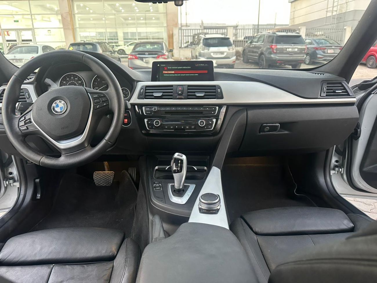 BMW 320i Exclusive 2.0L