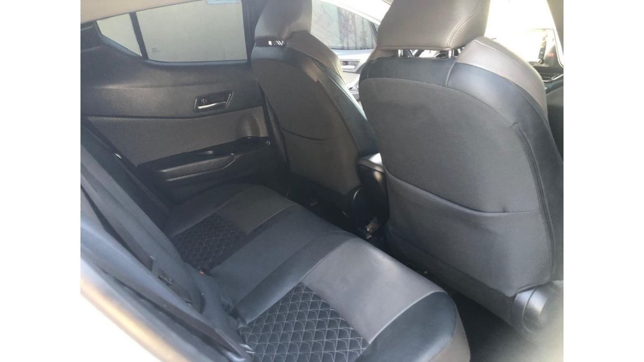 Toyota CHR Toyota C-HR Hybrid 2021 (1.8L) GCC Specs Full Option