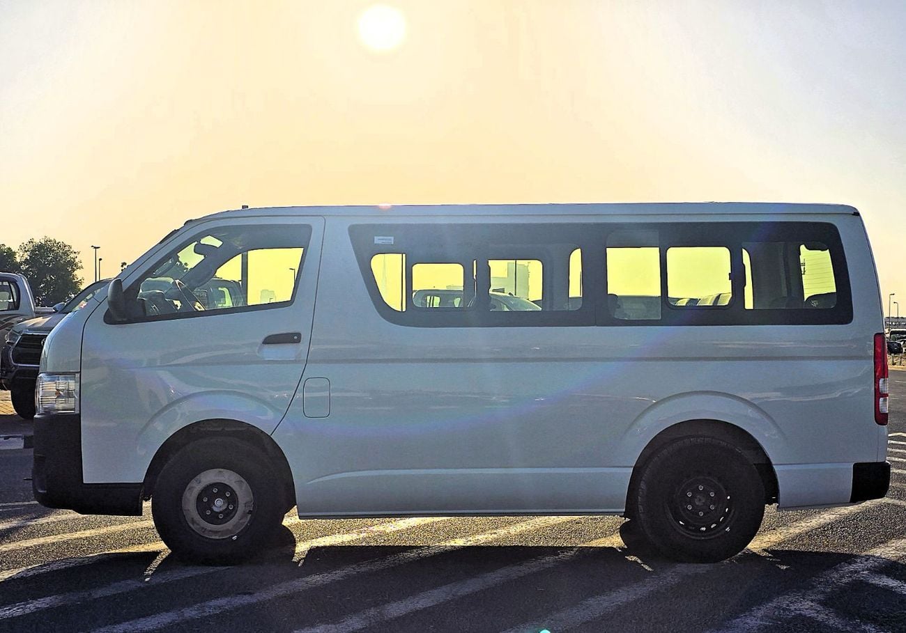 تويوتا هاياس Toyota Hiace Std Roof  15 Seater 2.7l Petrol M/T RWD White Color 2026 Model