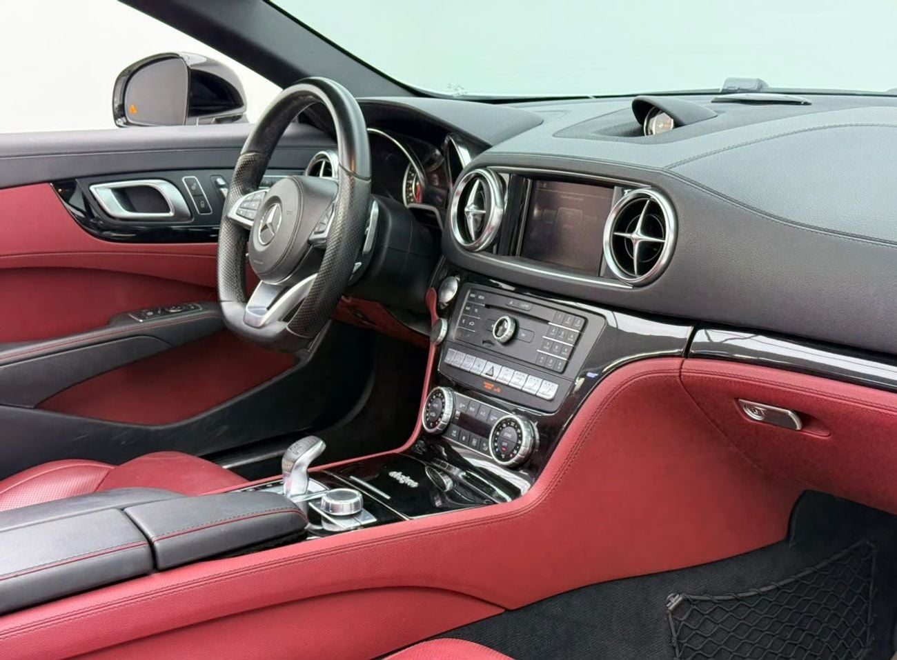 مرسيدس بنز SL 400 ستاندارد مرسيدس SL 400 AMG موديل 2018، سجل صيانة كامل، كاملة المواصفات، بحالة ممتازة، خليجية