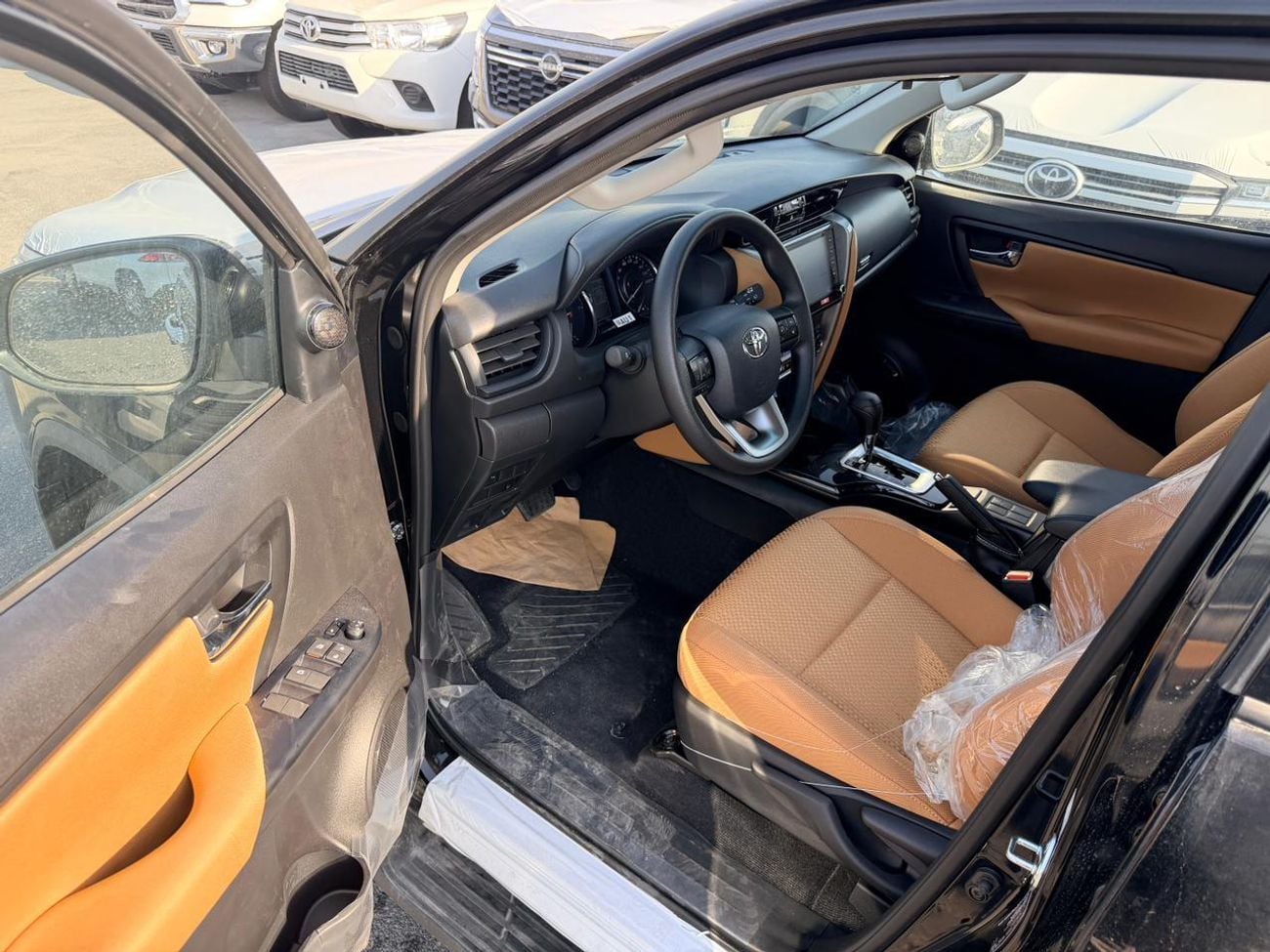 تويوتا فورتونر 2.7L 4WD PETROL AUTOMATIC TRANSMISSION ( FOR RE-EXPORT OUTSIDE GCC COUNTRIES )