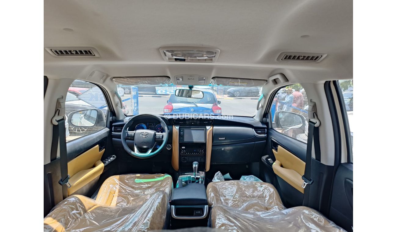 تويوتا فورتونر 2.4L V4 DIESEL, ALLOY RIMS / LEATHER SEATS / PUSH START / 4WD (CODE #  67856)