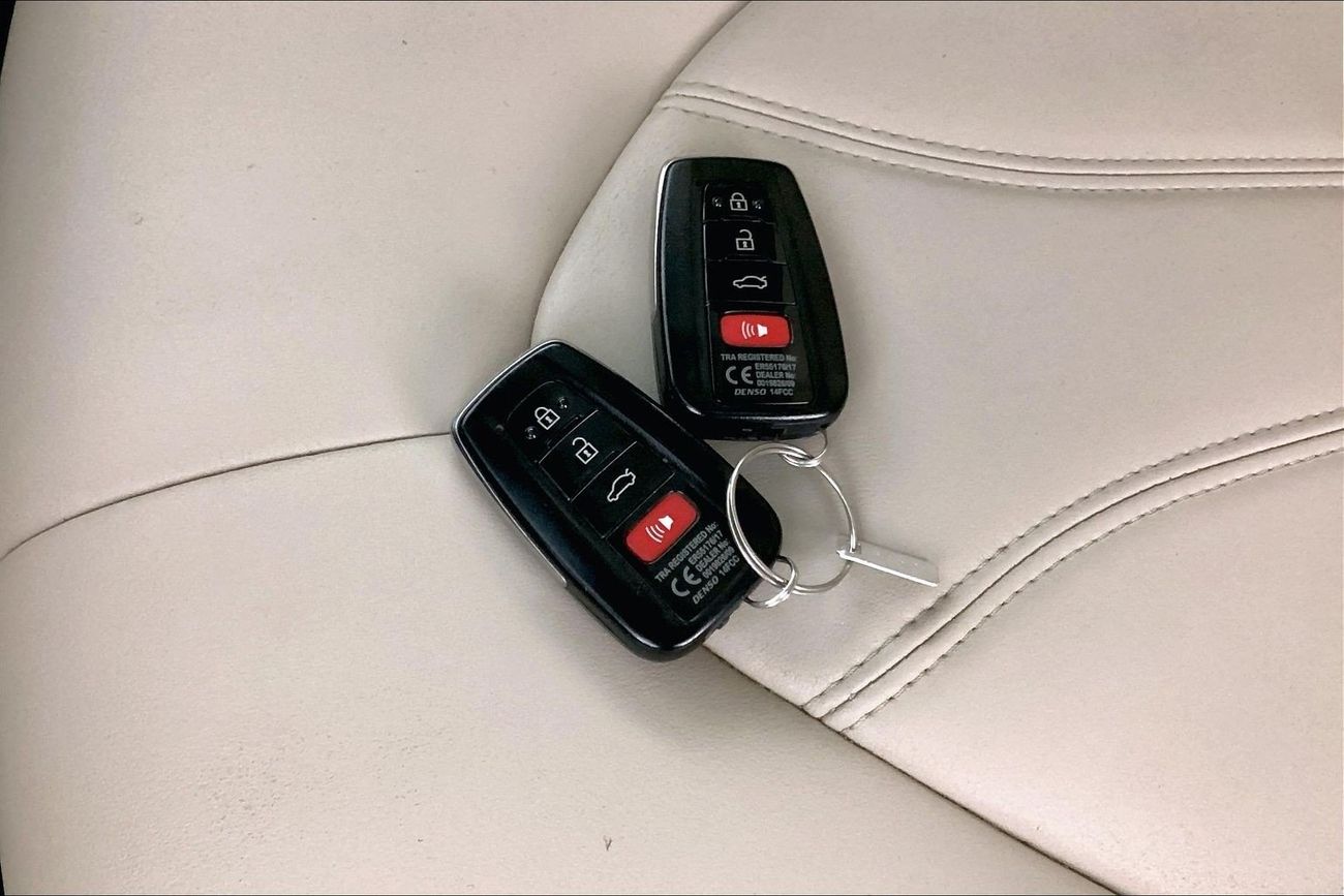 تويوتا افالون SE+ | Carnival Sale • UP TO AED 20,000 OFF | شامل الضمان | 0 ﺪﻔﻋﺓ ﺃﻮﻟﻯ