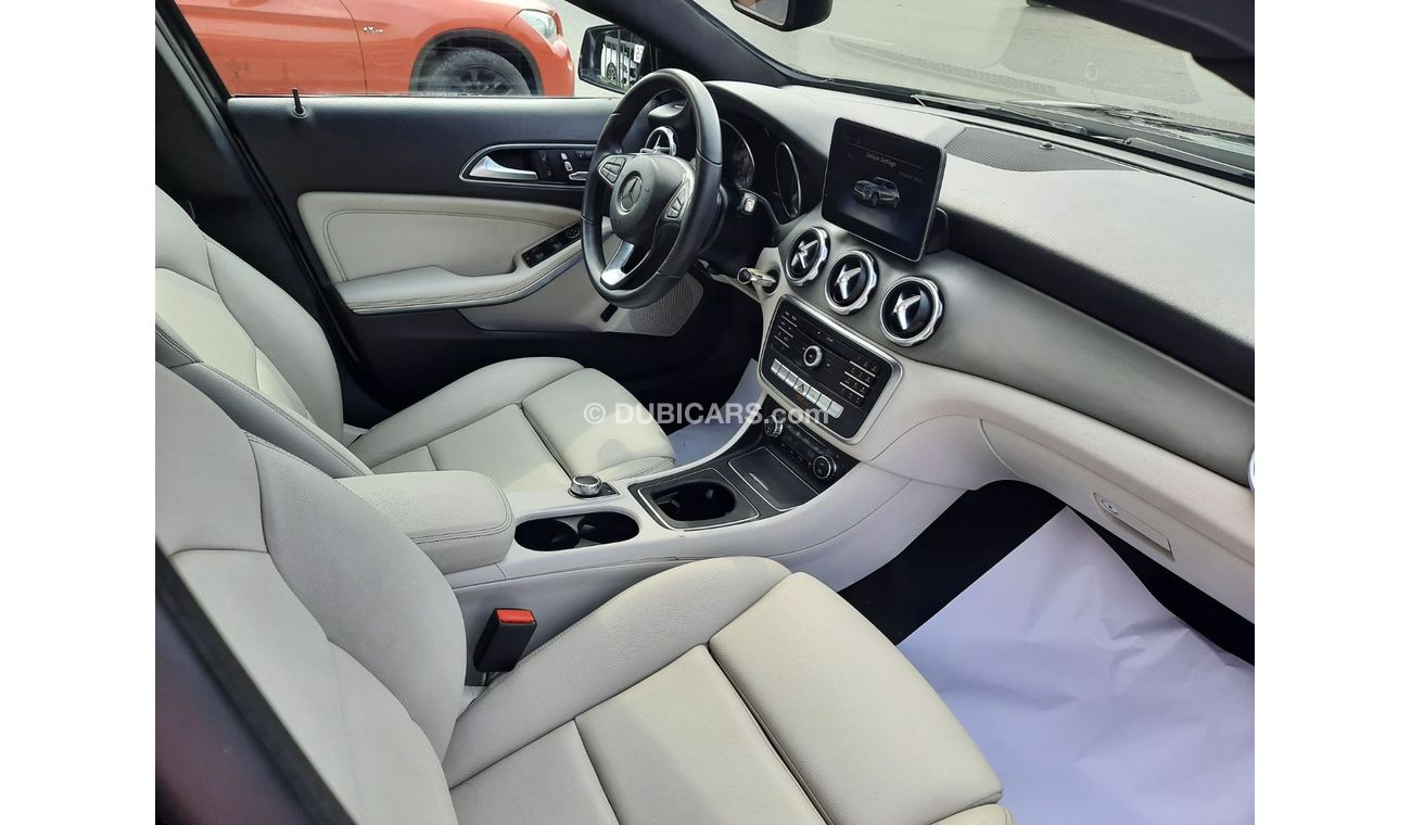 Mercedes-Benz GLA 250 Std Mercedes gla250 2020