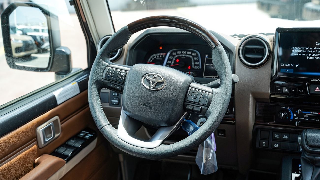 تويوتا لاند كروزر بيك آب