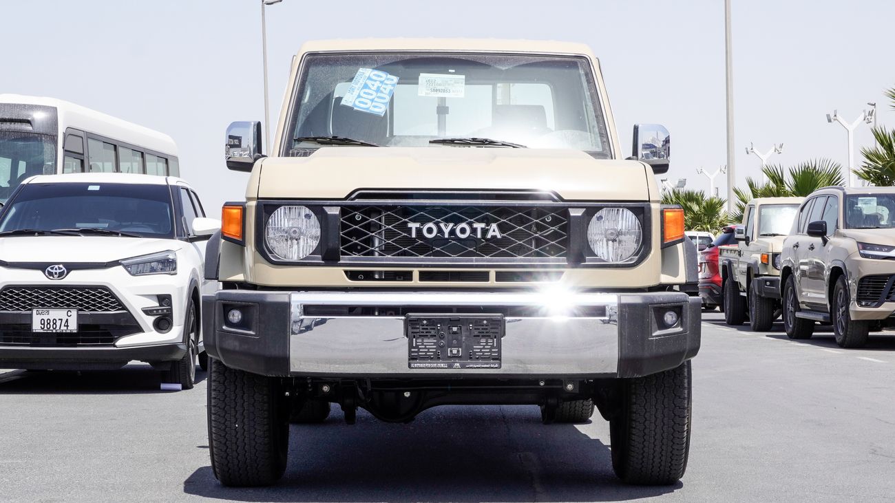 تويوتا لاند كروزر بيك آب LX 4.0 L V6