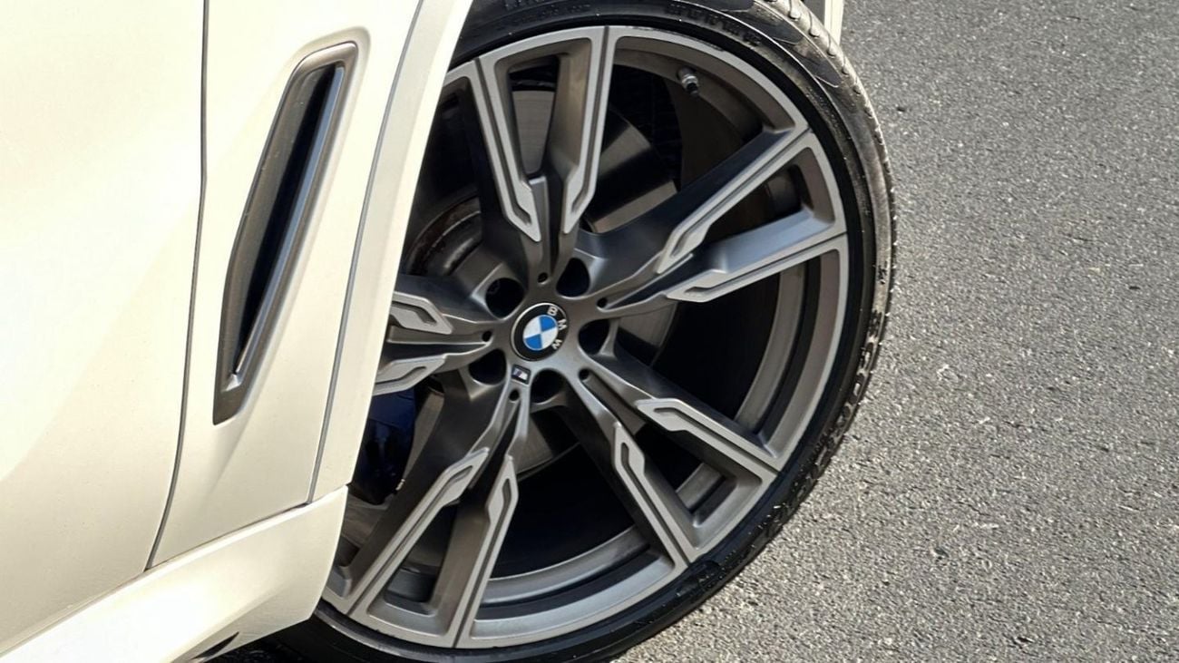 BMW X5 50i M Sport M50i 4.4L V8 GCC Full Service History